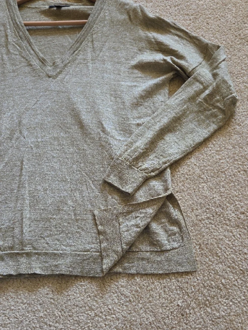 J. Crew Merino Wool Linen Blend V-Neck Sweater Light Tan Green Heathered Sz M - Picture 12 of 12